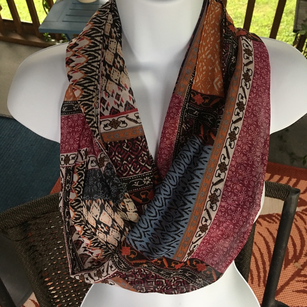 Infinity Scarf Multicolored - Picture 2 of 4
